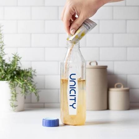 Priprema Unimate napitka u službenoj Unicity boci
